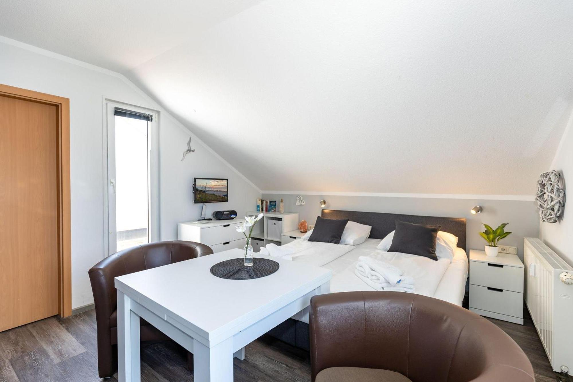 Yachthafenresidenz-Wohnung-6301-834 Kuehlungsborn Exterior foto